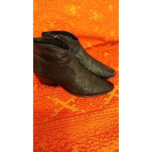 Vince camuto leather boots in black. Very good condition. - Picture 3 of 8